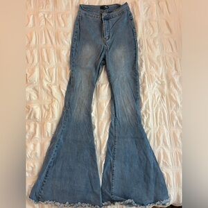 Fashion nova Flare Jeans